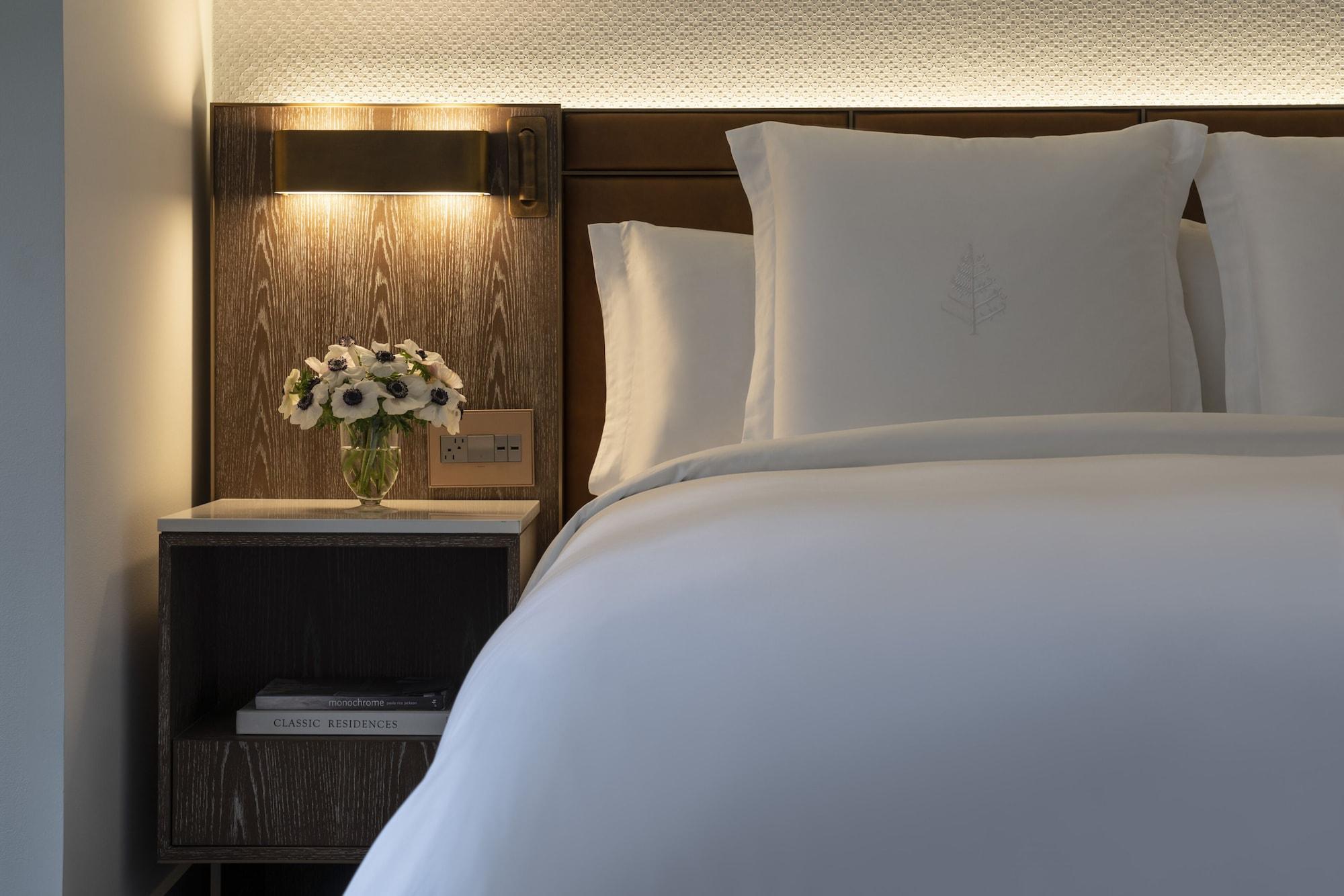 Four Seasons Hotel 5*