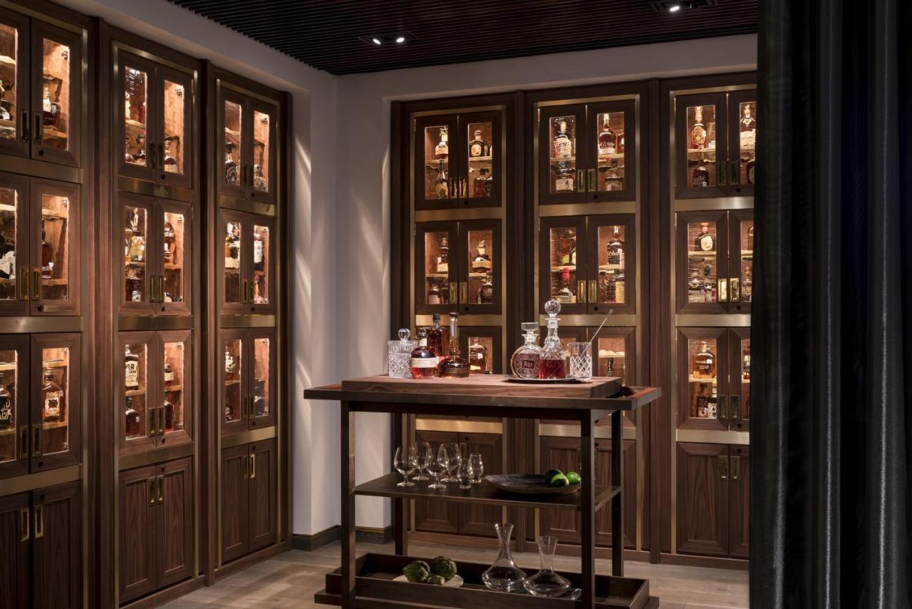 Four Seasons Hotel 5*